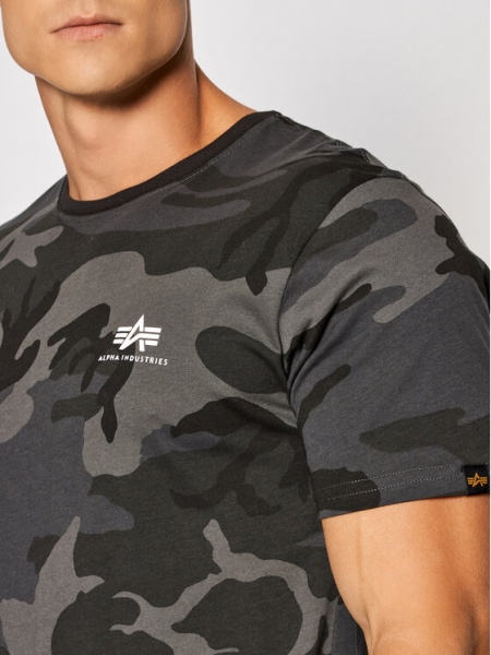 alpha-industries-polo-backprint-t-camo-128507c-fekete-regular-fit_(2).jpg