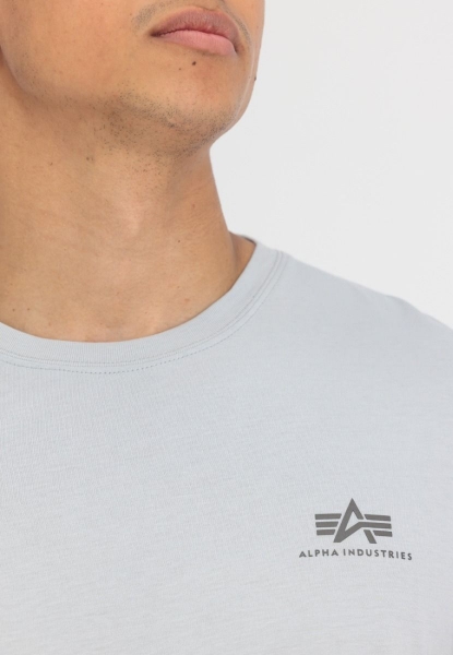 188505-666-alpha-industries-basic-t-small-logo-004.jpg